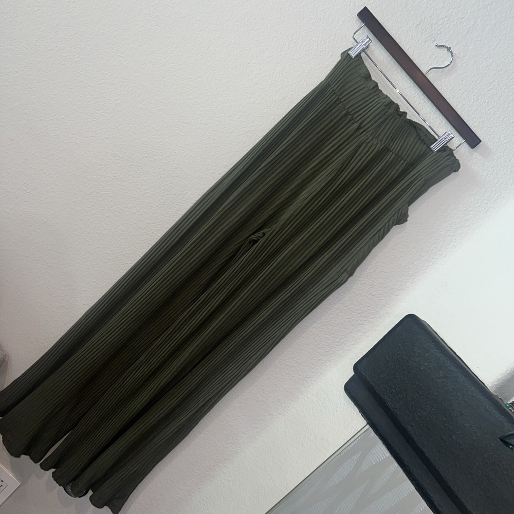 Free People MVMT DARK OLIVE GREEN BlissedOut Stretch wide leg Pants SIZE X-SMALL - Picture 4 of 6